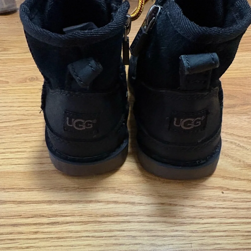 Ugg Winter Boots Kids Black Lace-Up Hiking Boots with Yellow Accent Laces
